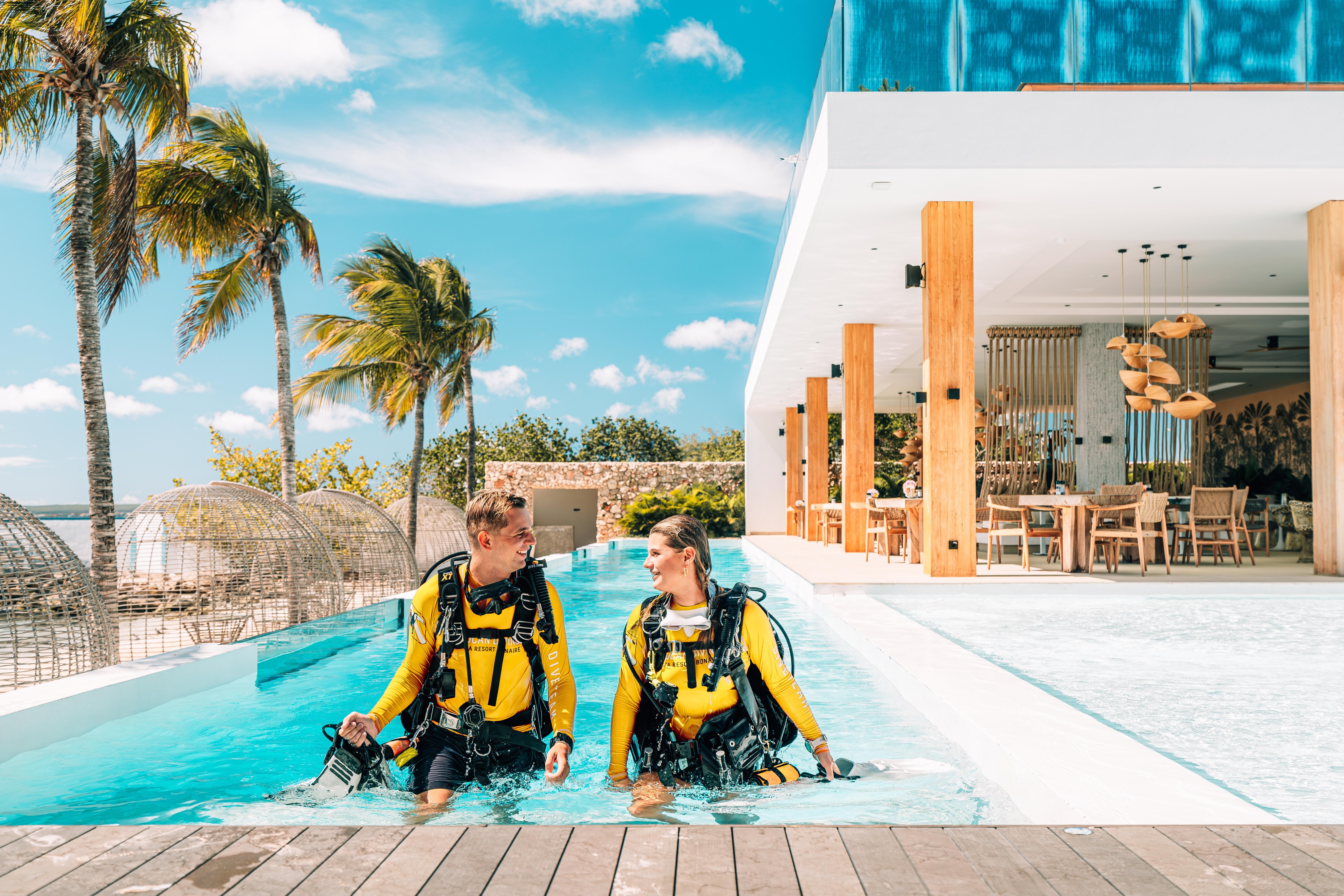 Van Der Valk Plaza Beach & Dive Resort Bonaire Кралендижк Екстериор снимка