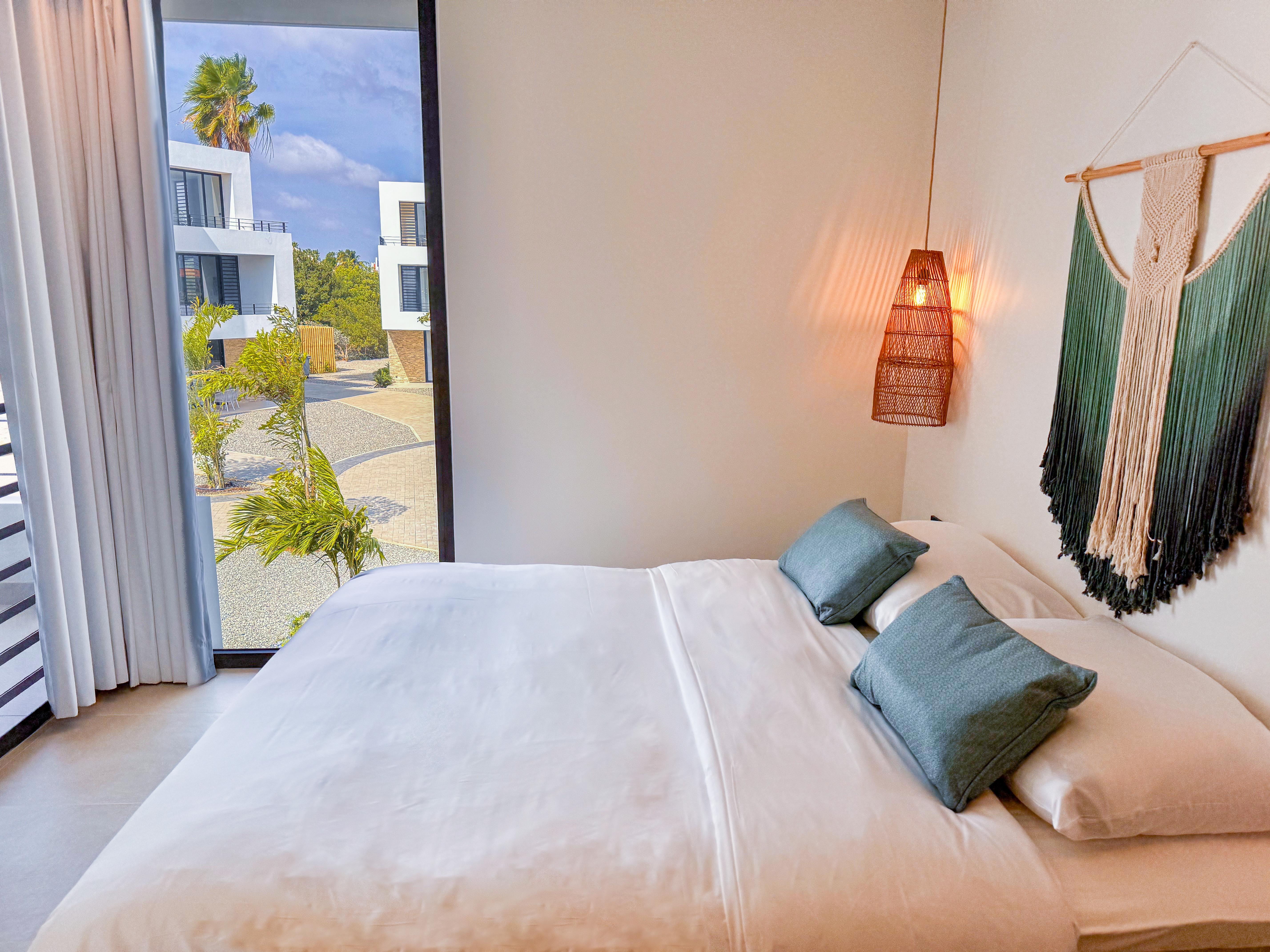 Van Der Valk Plaza Beach & Dive Resort Bonaire Кралендижк Екстериор снимка