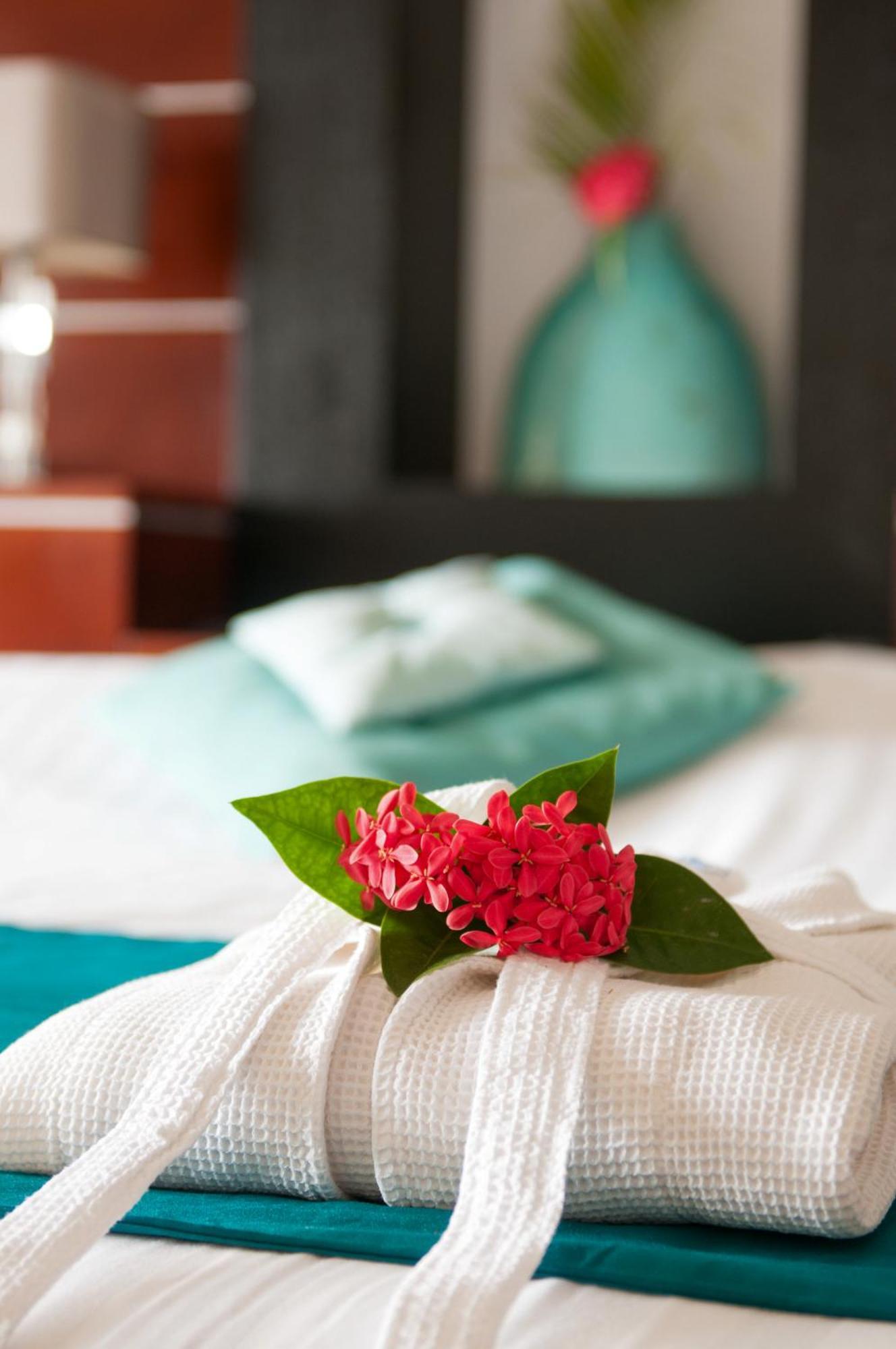 Van Der Valk Plaza Beach & Dive Resort Bonaire Кралендижк Стая снимка